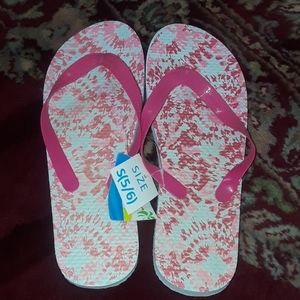 Flip flops size small 5/6